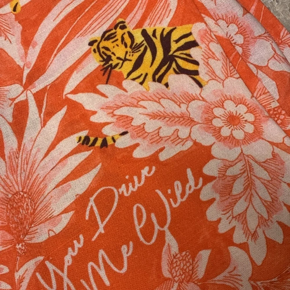 Anthropologie new Drive me wild cotton dishtowel x1